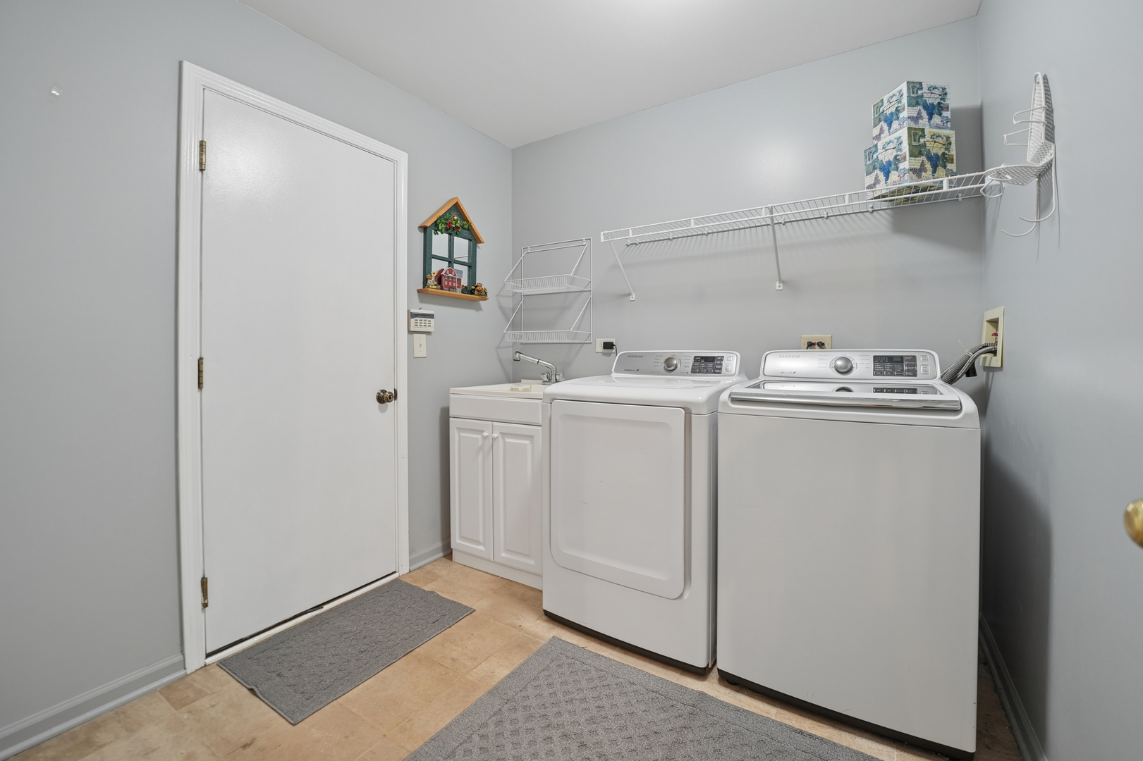 829 Renaissance Drive Carol Stream, IL 60188 - Photo 28 of 35 a utility room with dryer and washer