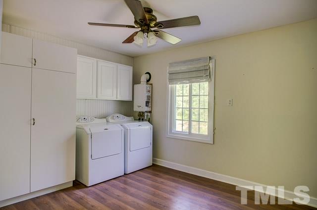 2109 Winkler Road Durham, NC 27712 - Photo 20 of 21 a room with a workspace
