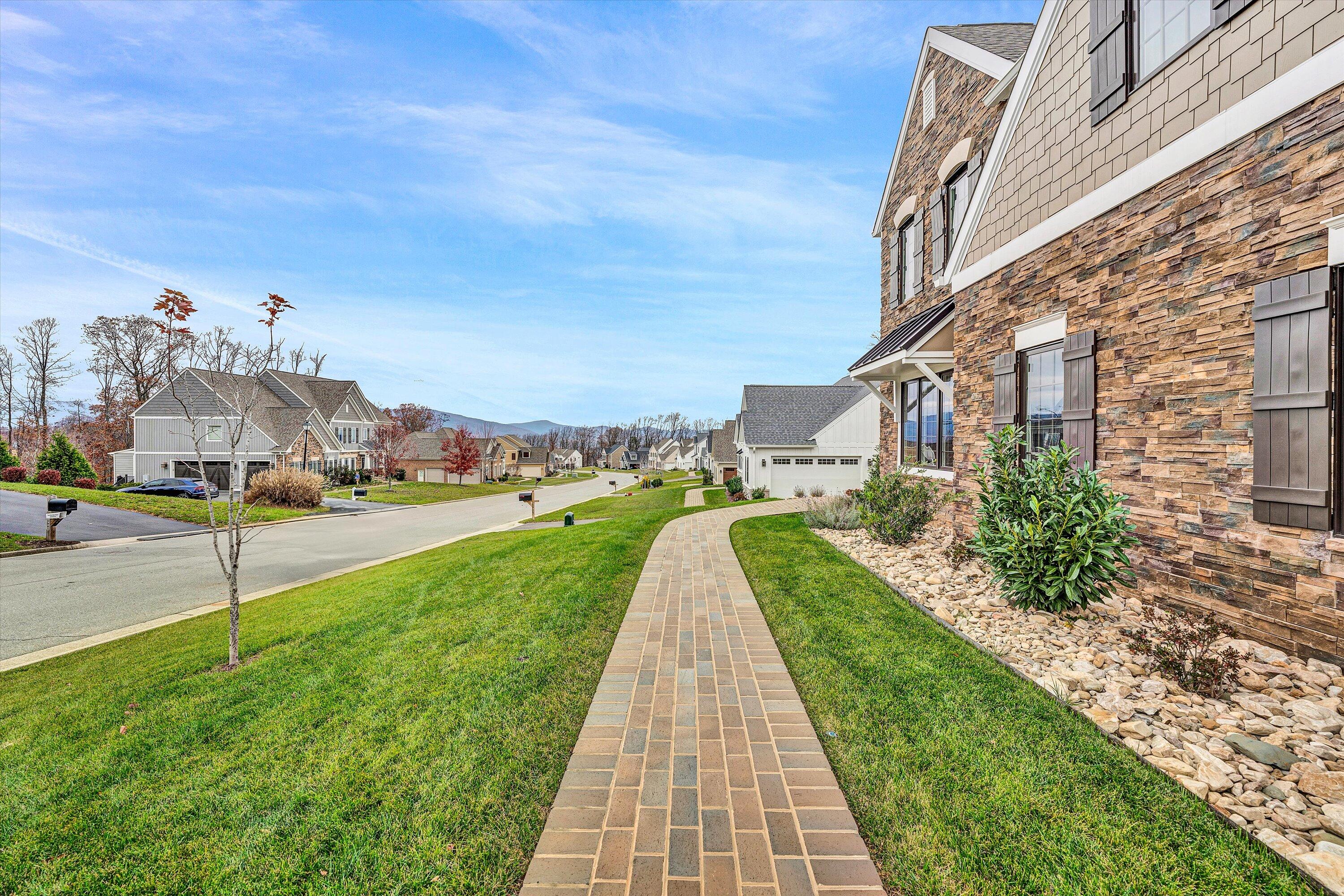 6901 Fairway Ridge Road Salem, VA 24153 - Photo 4 of 58 04-112920240049