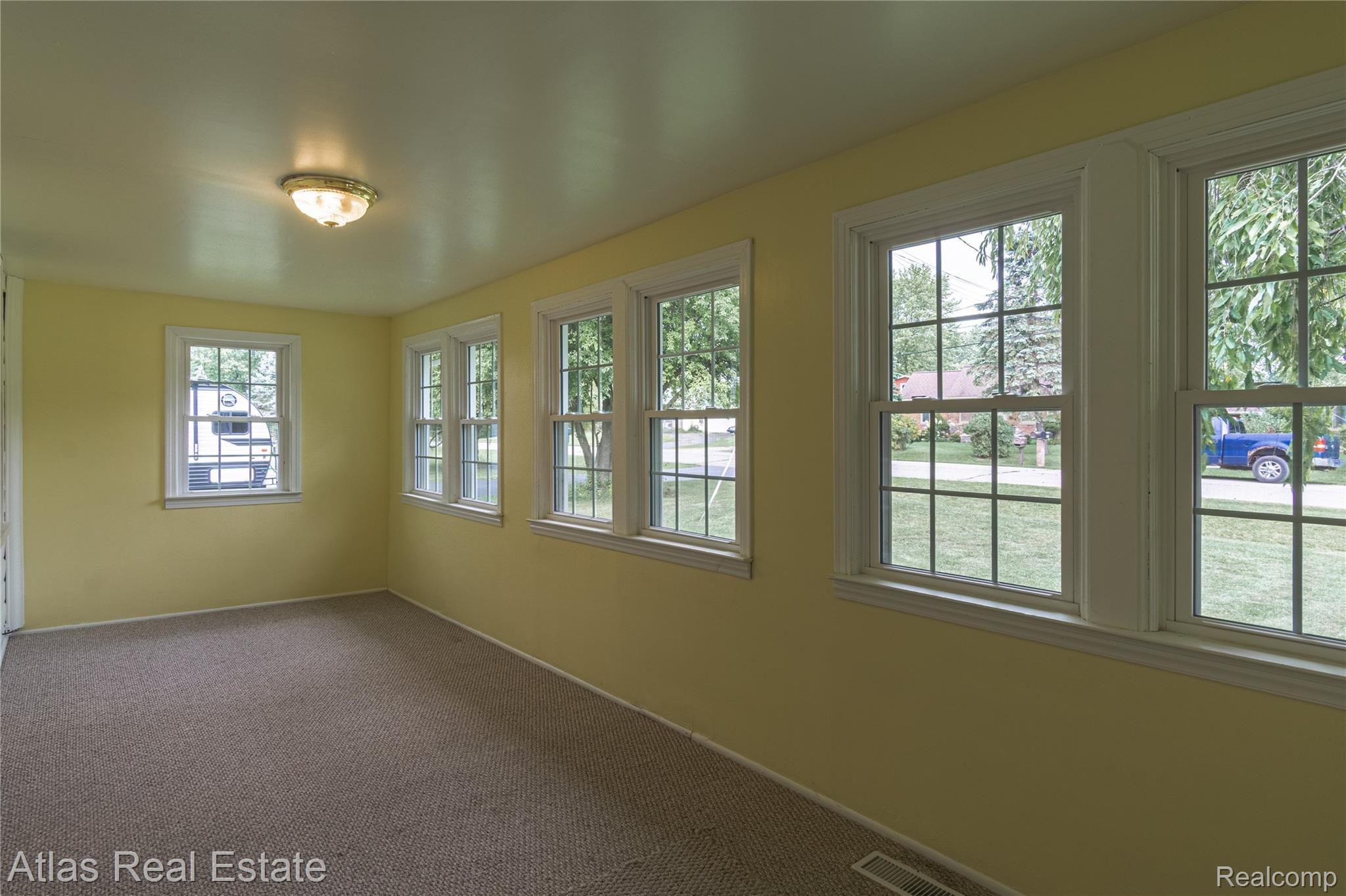 7414 Embury Road Grand Blanc, MI 48439 - Photo 13 of 42 Interiors (2 of 31).jpg