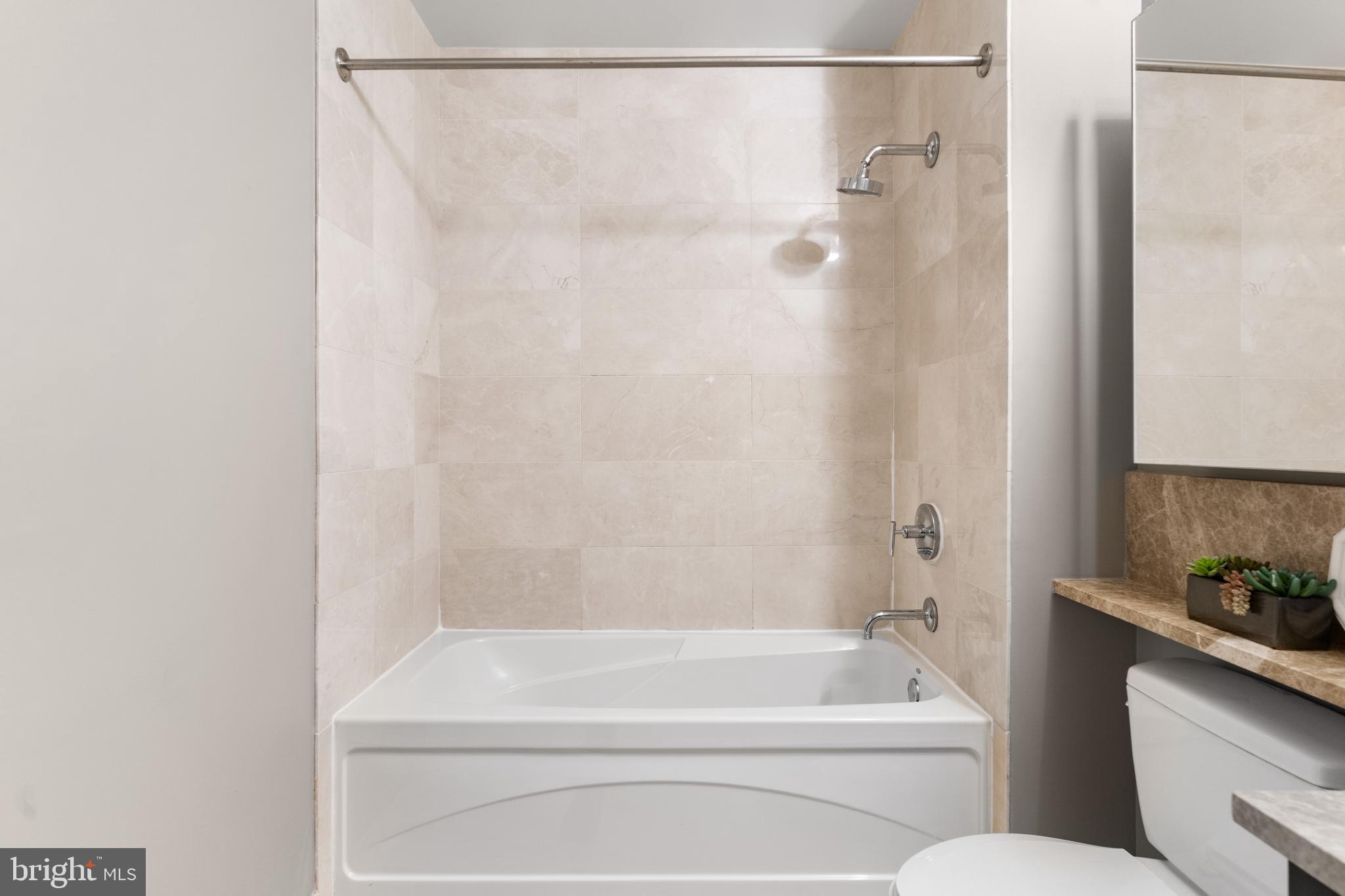 1425 Locust Street, Unit 3D Philadelphia, PA 19102 - Photo 22 of 41