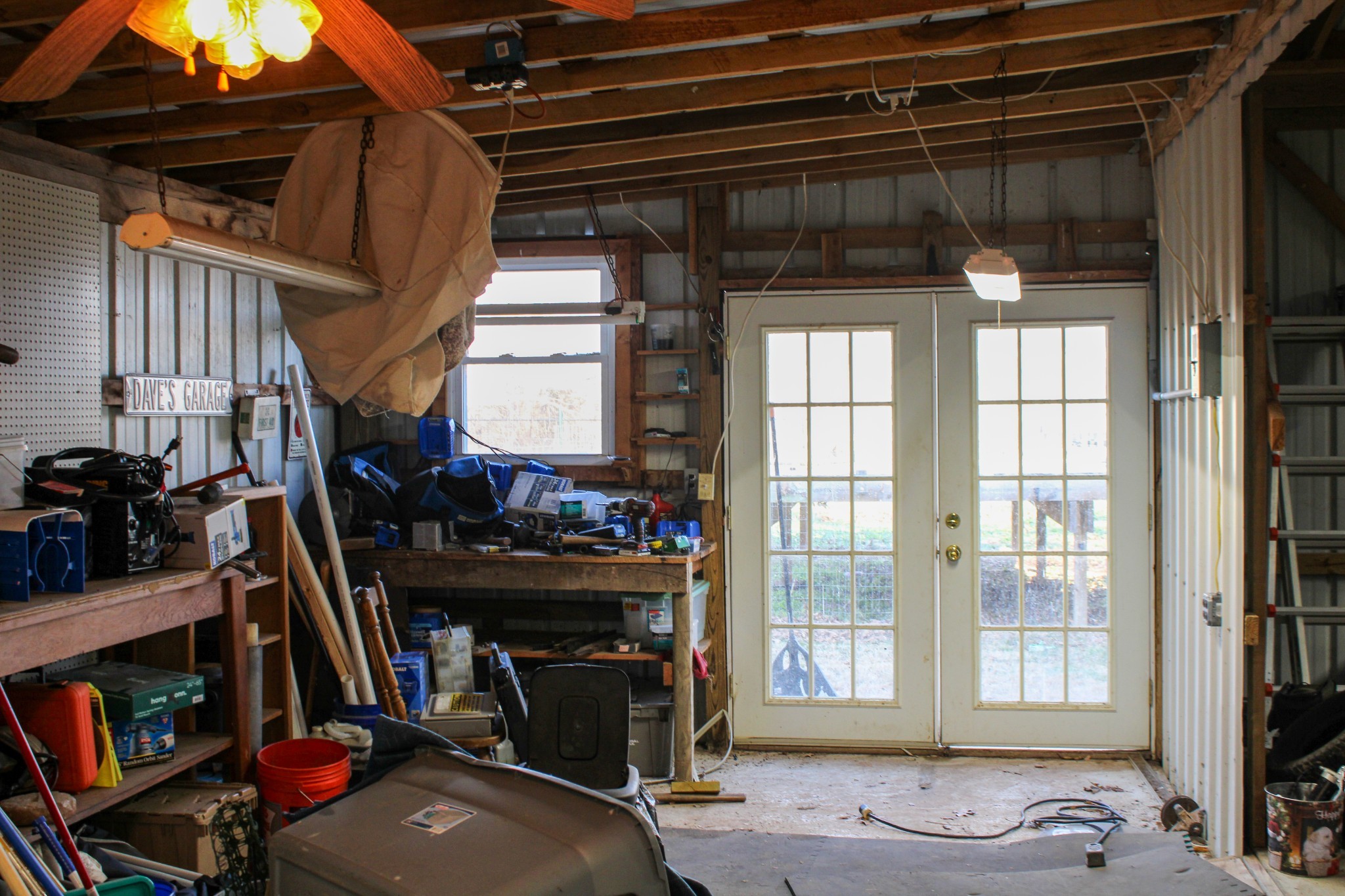 2633 Spencer Road Rock Island, TN 38581 - Photo 27 of 37 a room with furniture and a window