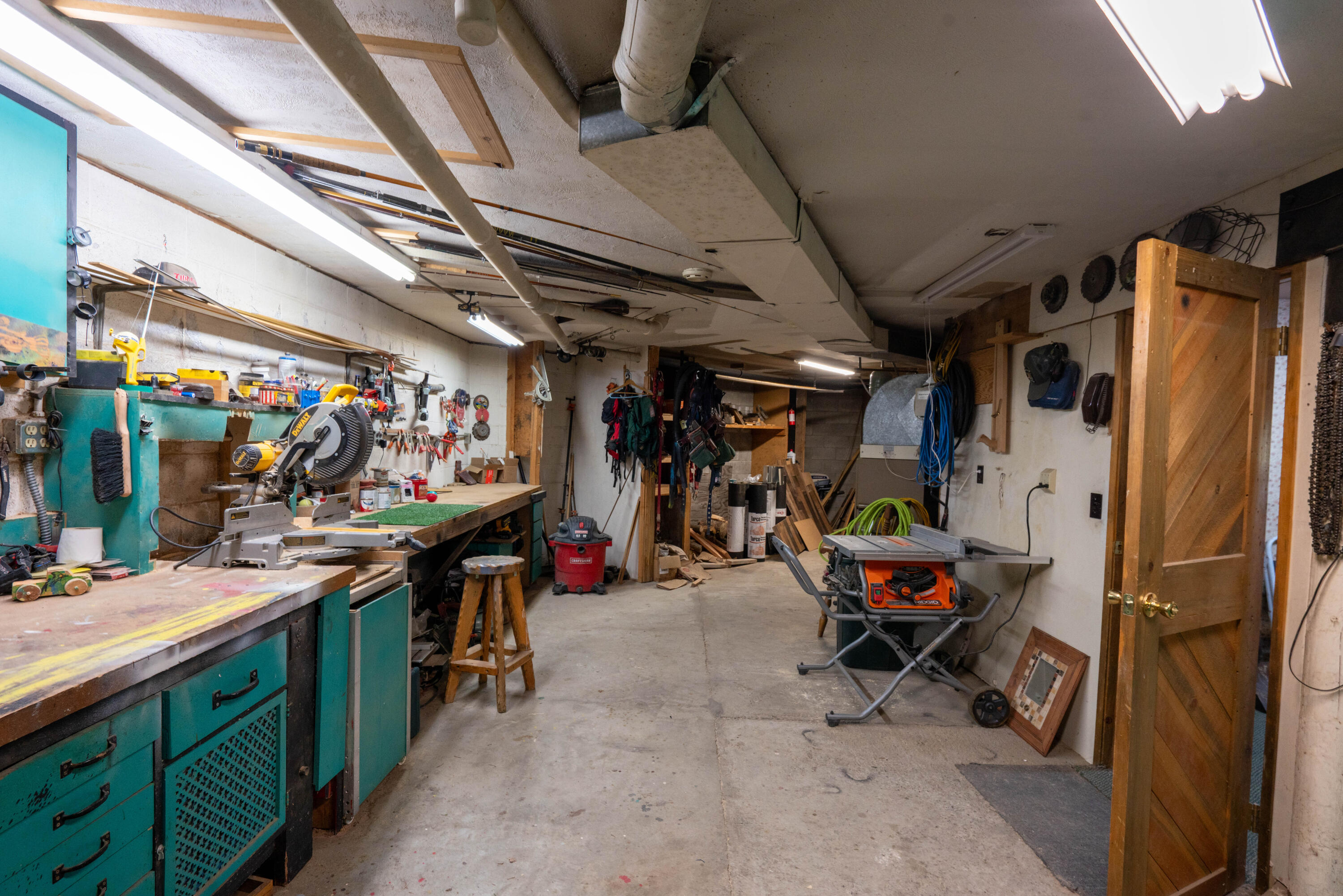 54651 Huntington Road Bend, OR 97707 - Photo 34 of 64 Downstairs Shop