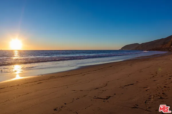 $18,900 | 42602 Pacific Coast Highway, Malibu, CA 90265