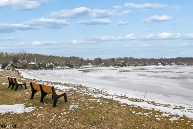 $3,650 | 4 Cabot Lane, Kinnelon, NJ 07405