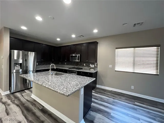 $2,695 | 10487 Forked Run Street, Las Vegas, NV 89178