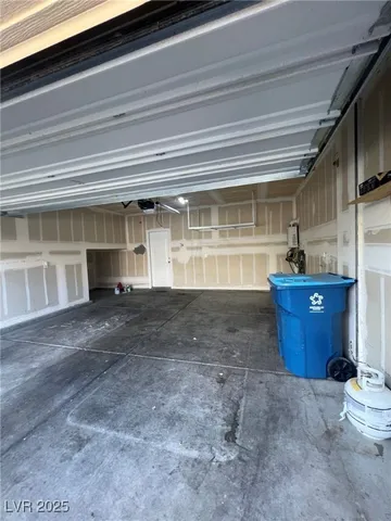 $2,695 | 10487 Forked Run Street, Las Vegas, NV 89178