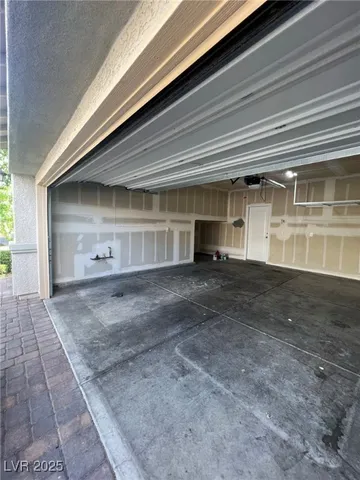 $2,695 | 10487 Forked Run Street, Las Vegas, NV 89178