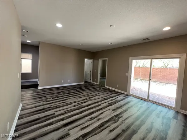 $2,695 | 10487 Forked Run Street, Las Vegas, NV 89178