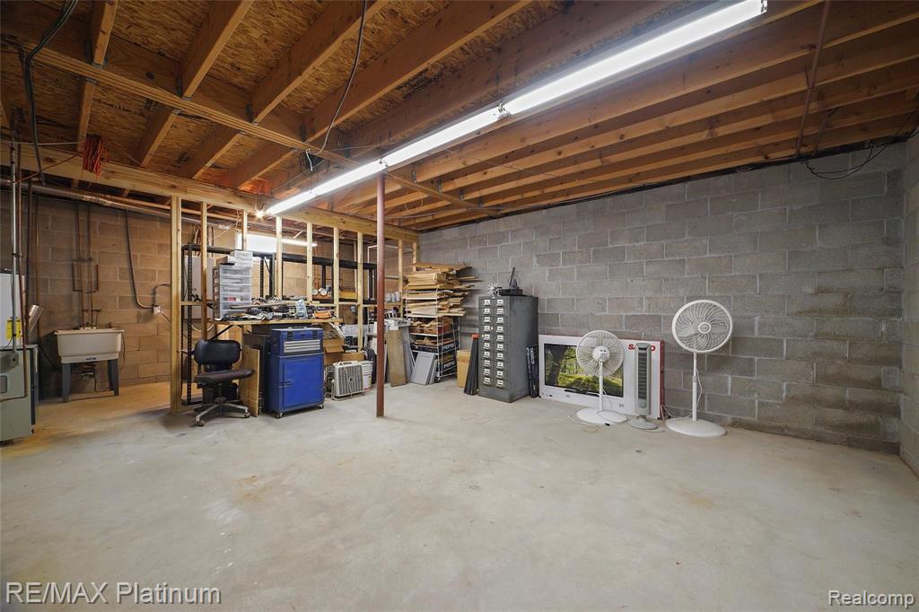 7055 West Allen Road Fowlerville, MI 48836 - Photo 27 of 34