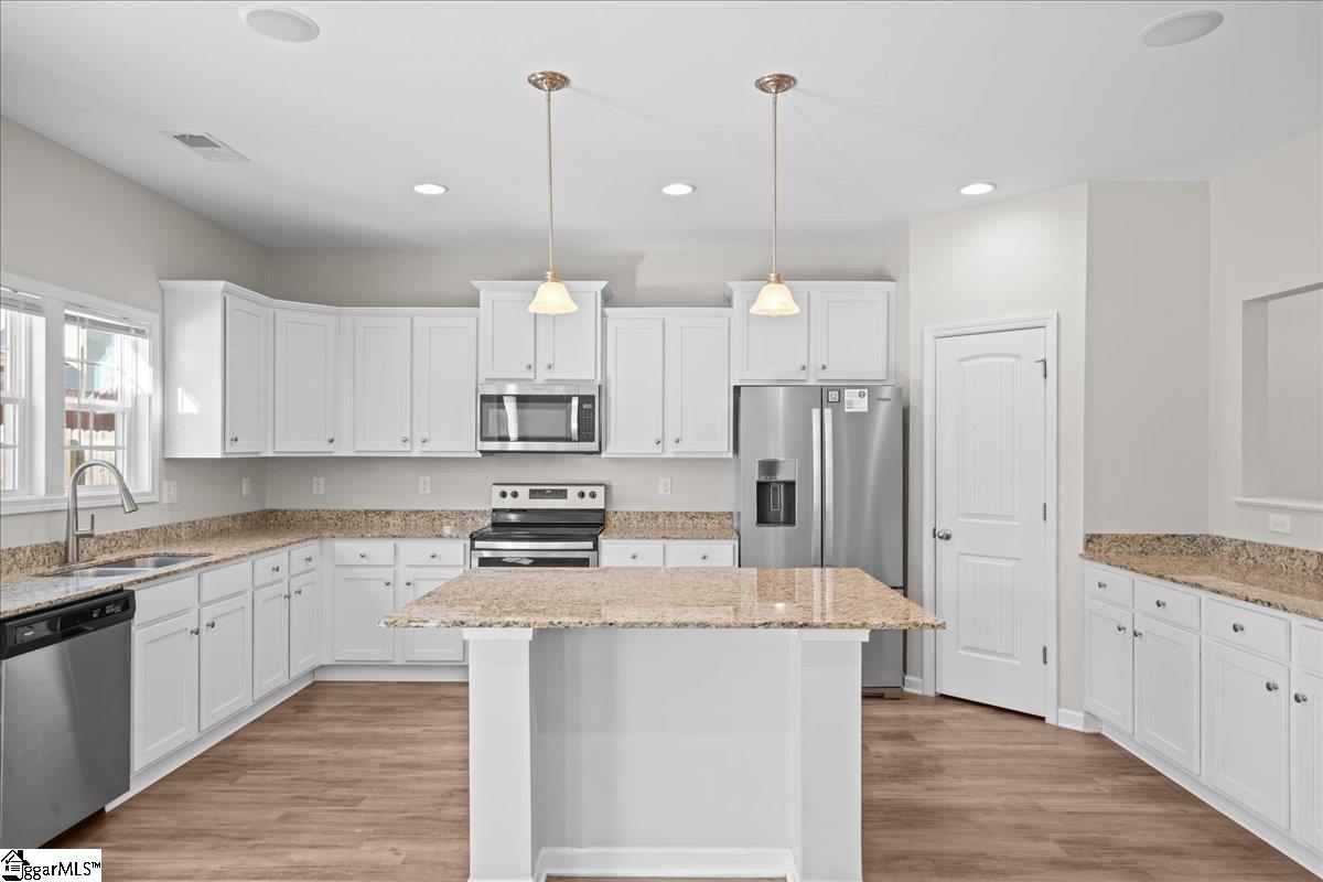 812 Camberwell Road Simpsonville, SC 29680 - Photo 8 of 29