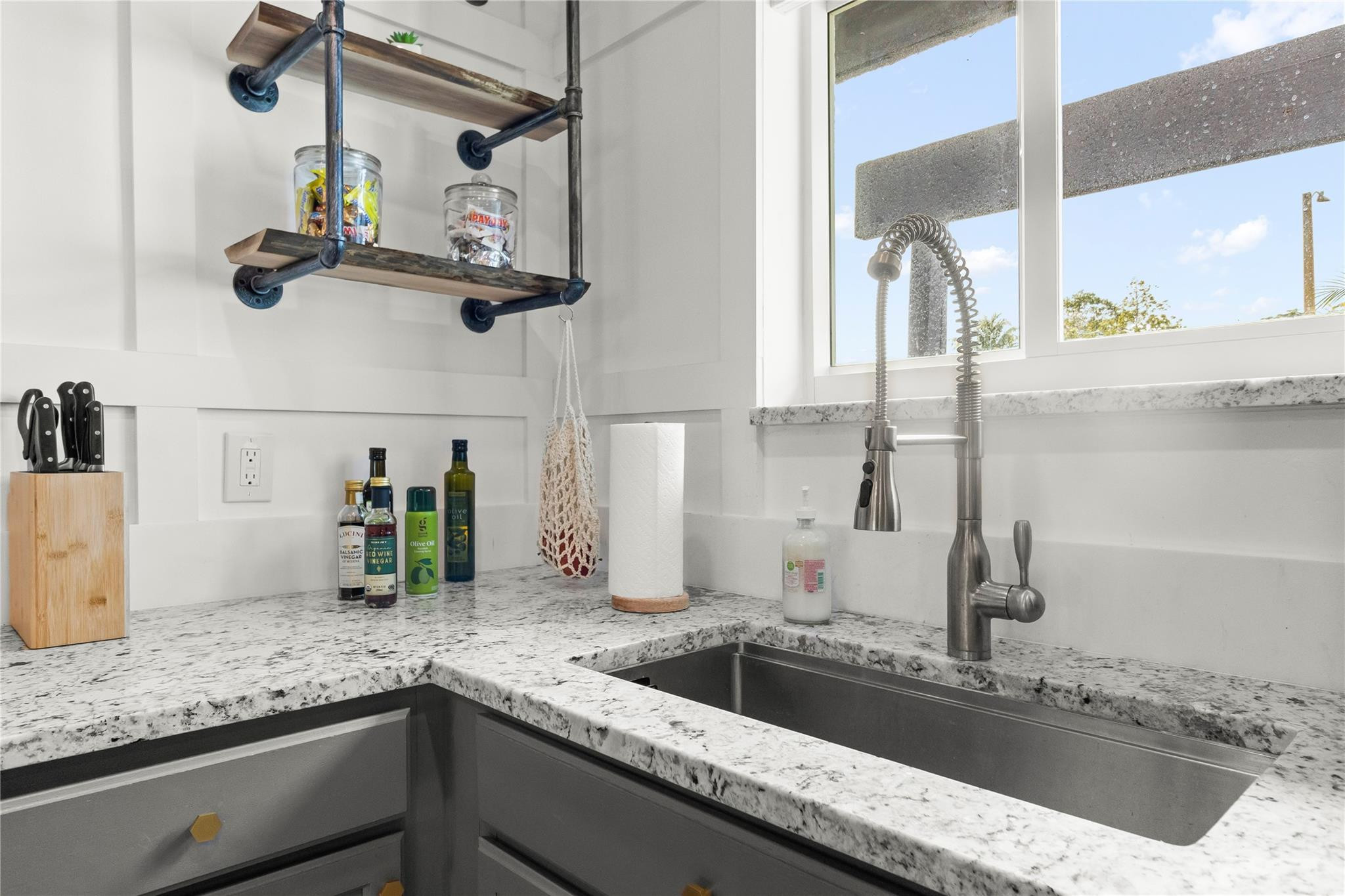 2453 Southridge Road Delray Beach, FL 33444 - Photo 12 of 38 Kitchen 3