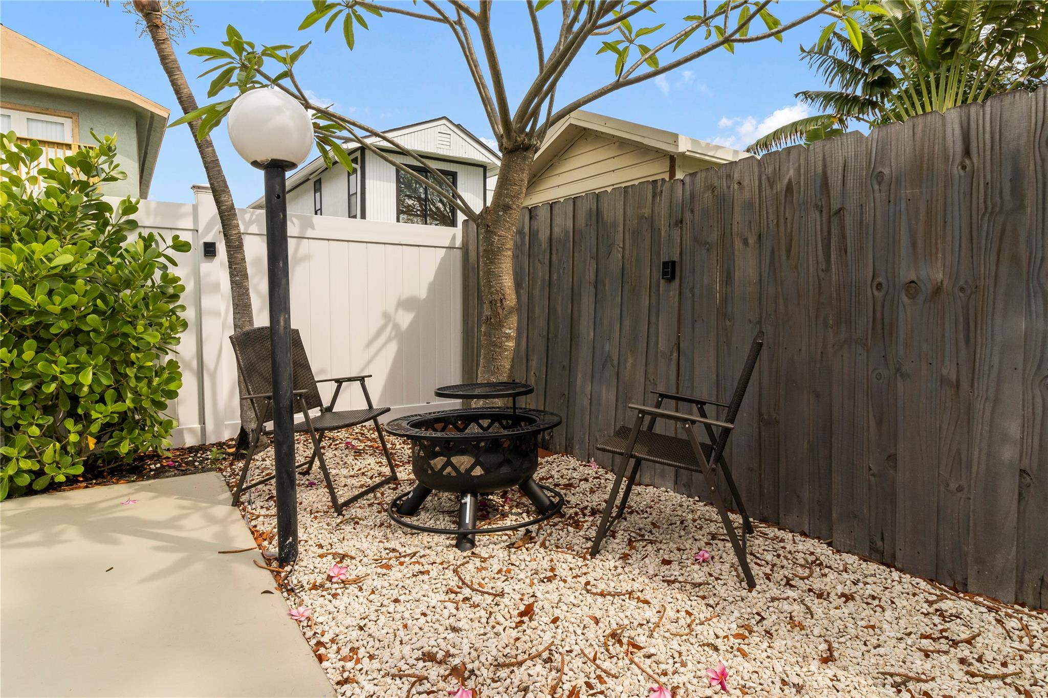 2453 Southridge Road Delray Beach, FL 33444 - Photo 36 of 38 Back