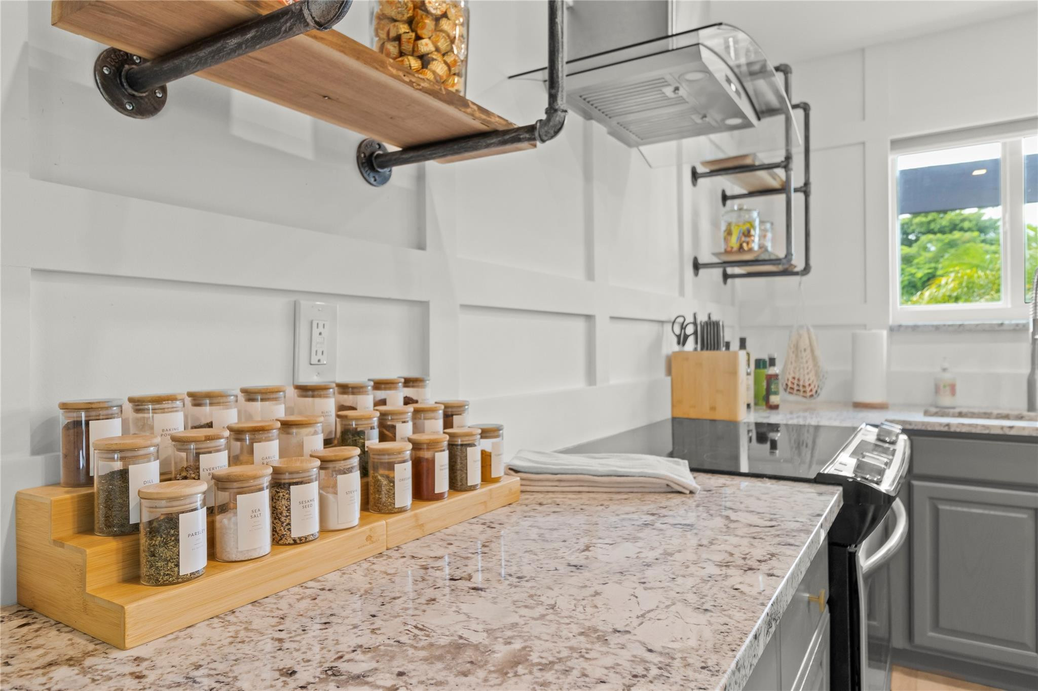 2453 Southridge Road Delray Beach, FL 33444 - Photo 10 of 38 Kitchen 2
