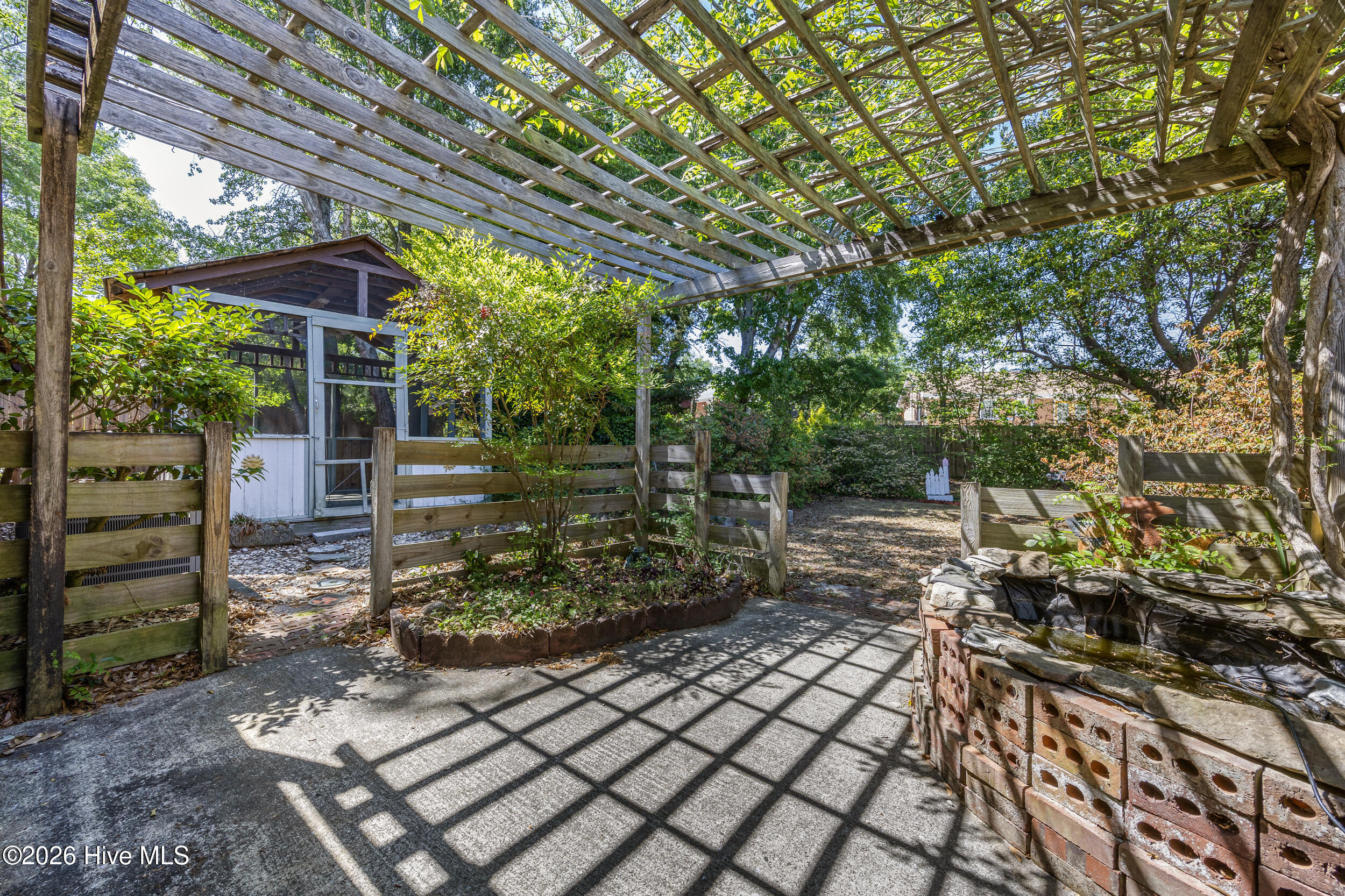 514 Cathay Road Wilmington, NC 28412 - Photo 31 of 44 33_backyard