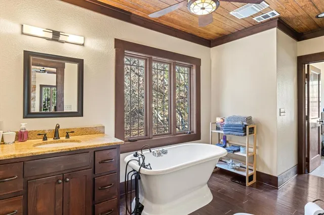 $950,000 | 5545 County Road 225, Hico, TX 76457