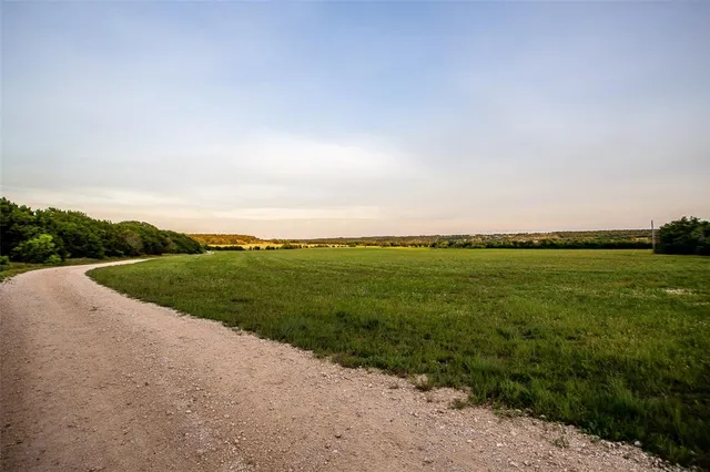 $950,000 | 5545 County Road 225, Hico, TX 76457