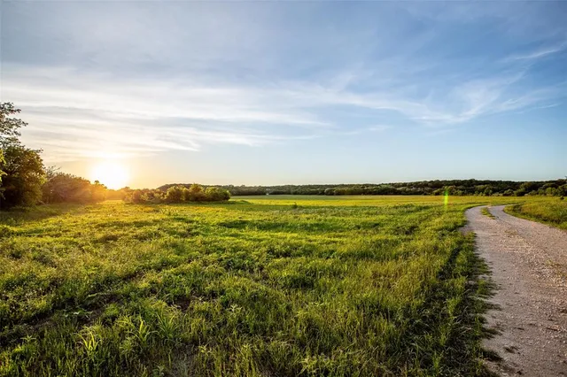 $950,000 | 5545 County Road 225, Hico, TX 76457