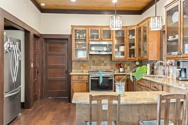 $950,000 | 5545 County Road 225, Hico, TX 76457