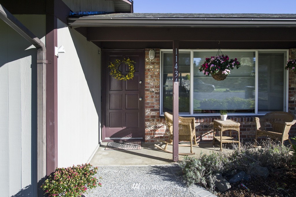 11434 Southeast 180th Place Renton, WA 98055 - Photo 2 of 20 Gallery Image 2