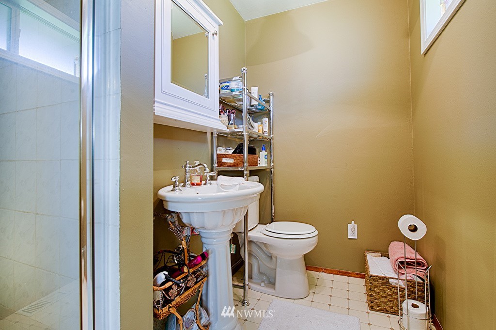 11434 Southeast 180th Place Renton, WA 98055 - Photo 13 of 20 Gallery Image 13