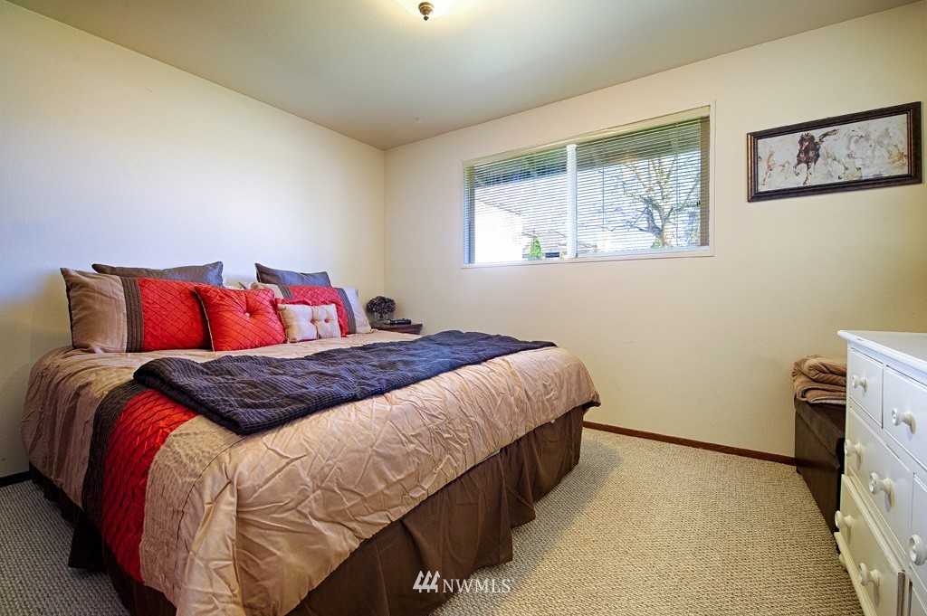 11434 Southeast 180th Place Renton, WA 98055 - Photo 14 of 20 Gallery Image 14