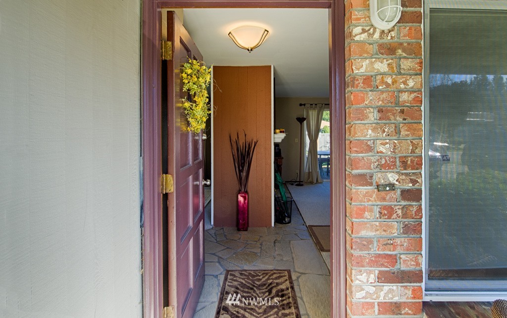 11434 Southeast 180th Place Renton, WA 98055 - Photo 3 of 20 Gallery Image 3