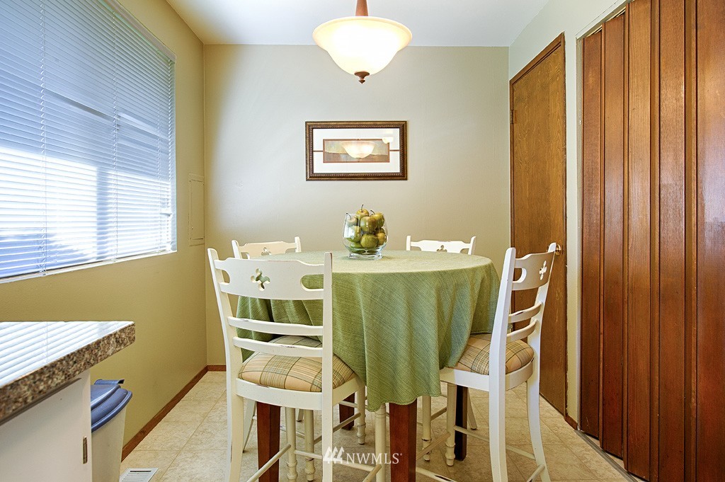 11434 Southeast 180th Place Renton, WA 98055 - Photo 9 of 20 Gallery Image 9