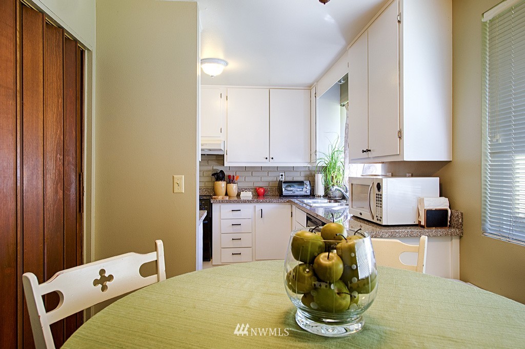 11434 Southeast 180th Place Renton, WA 98055 - Photo 10 of 20 Gallery Image 10