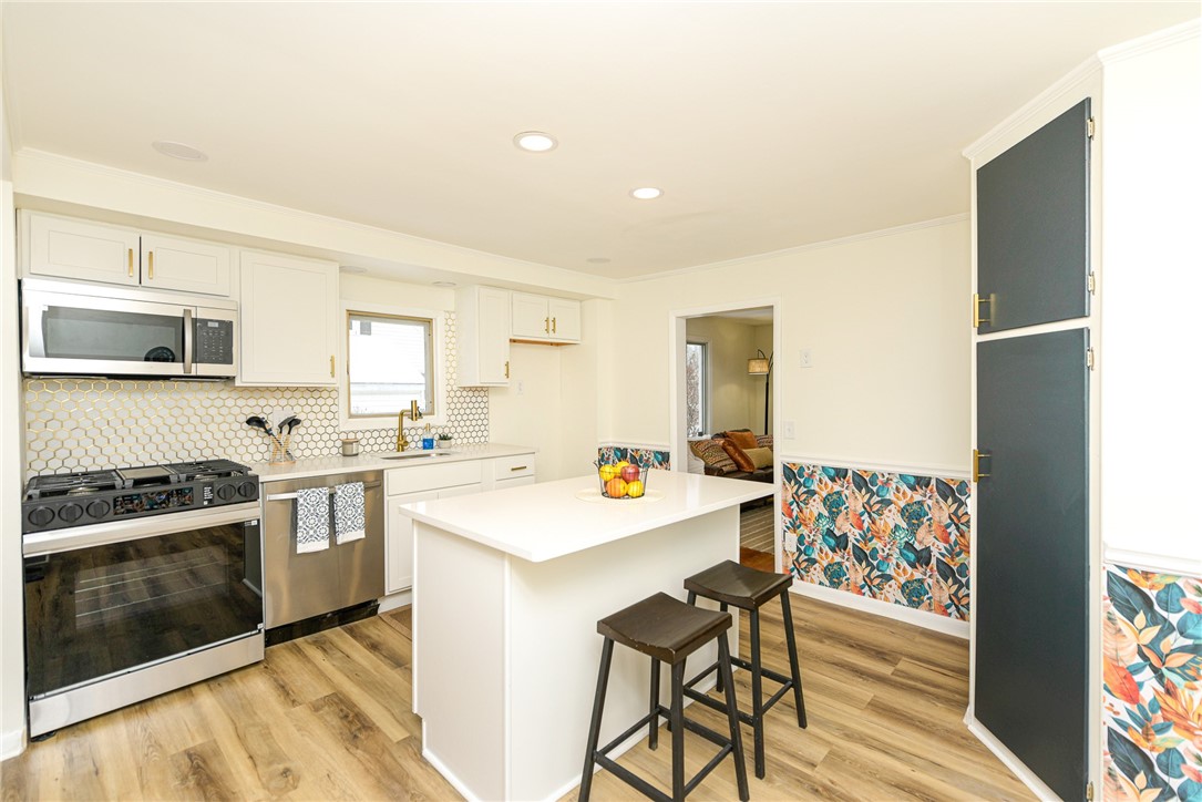 259 Windsor Road Greece, NY 14612 - Photo 12 of 33