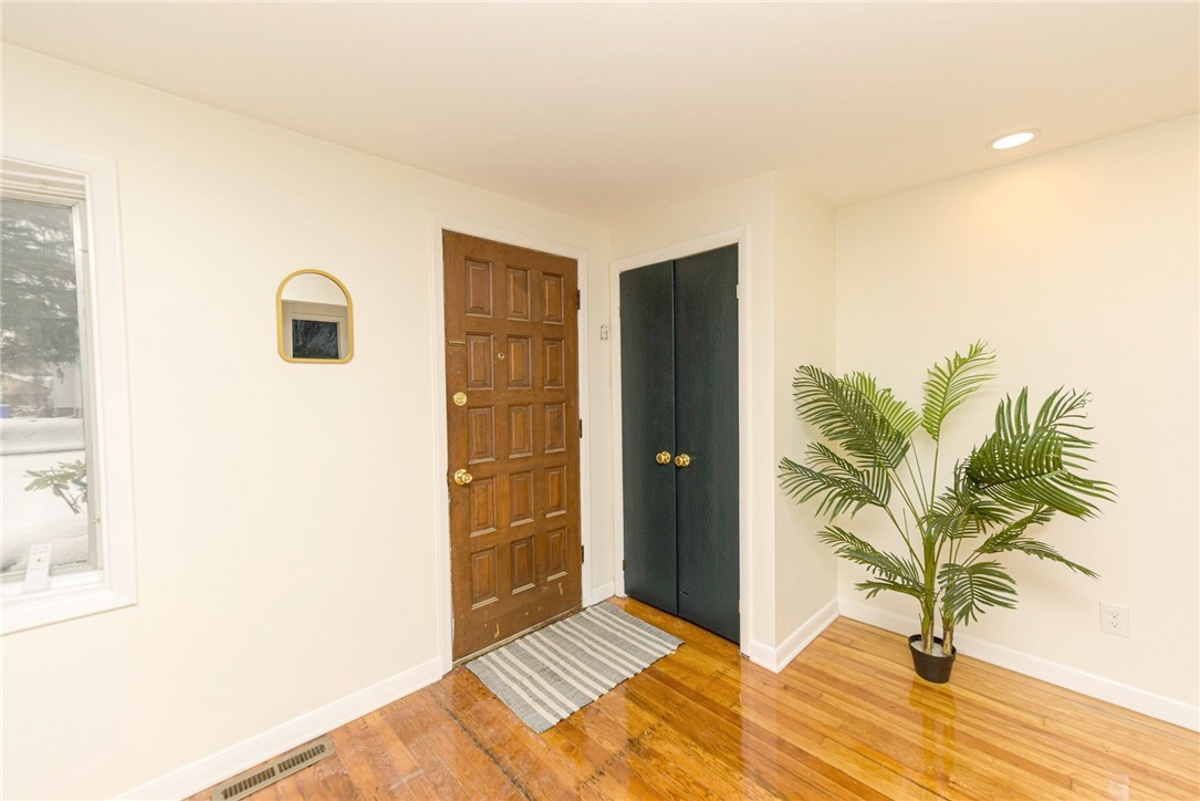 259 Windsor Road Greece, NY 14612 - Photo 5 of 33