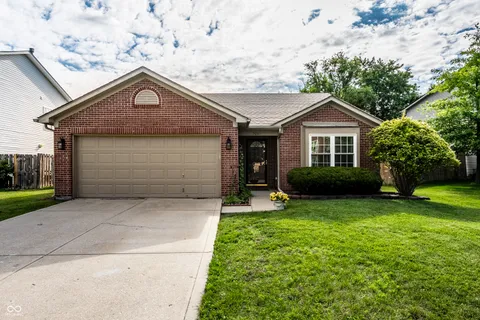$285,000 | 7061 North Lyndhurst Crossing, McCordsville, IN 46055