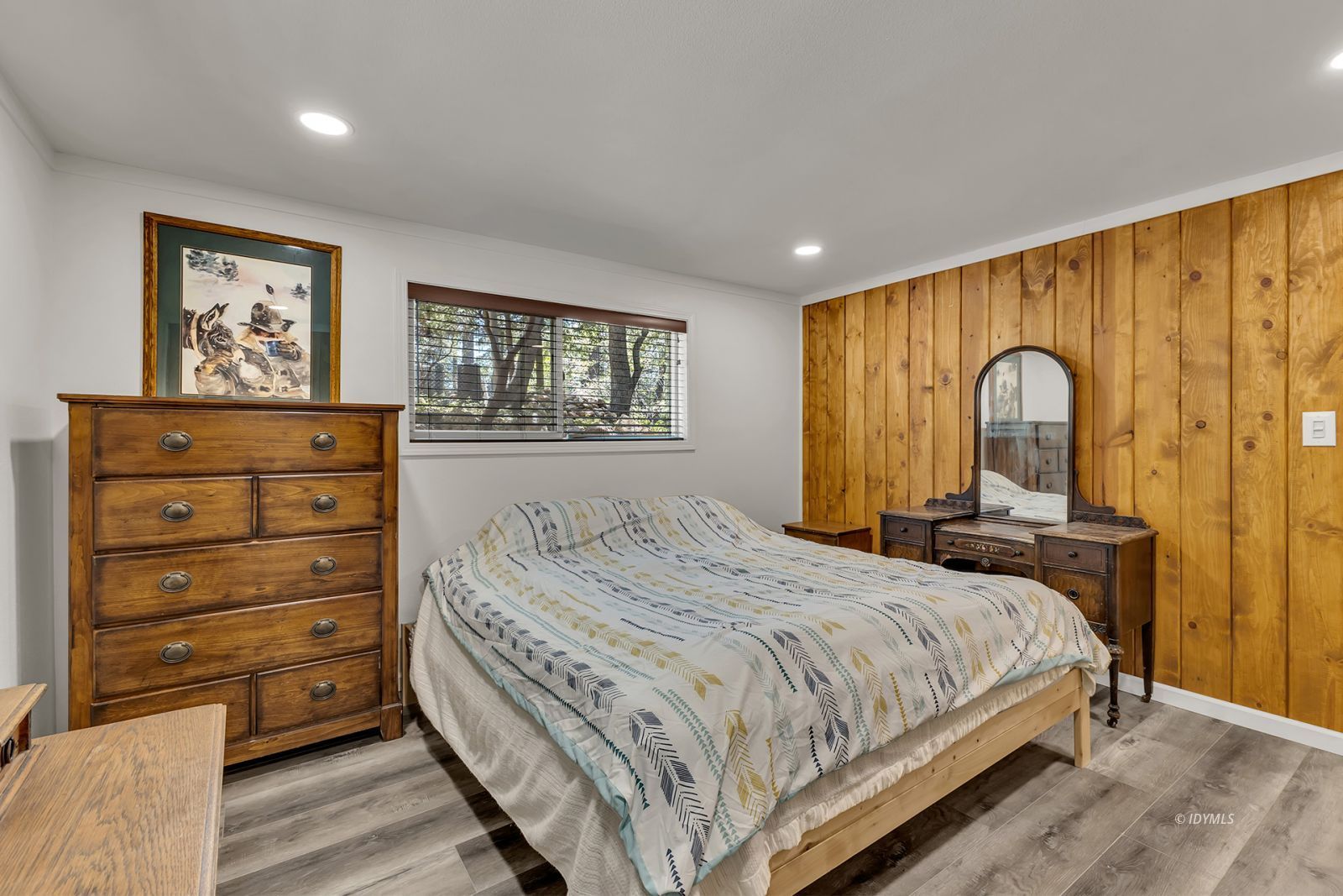 55175 John Muir Road, Unit CALIFO Idyllwild, CA 92549 - Photo 34 of 51 Lower level bedoom 4