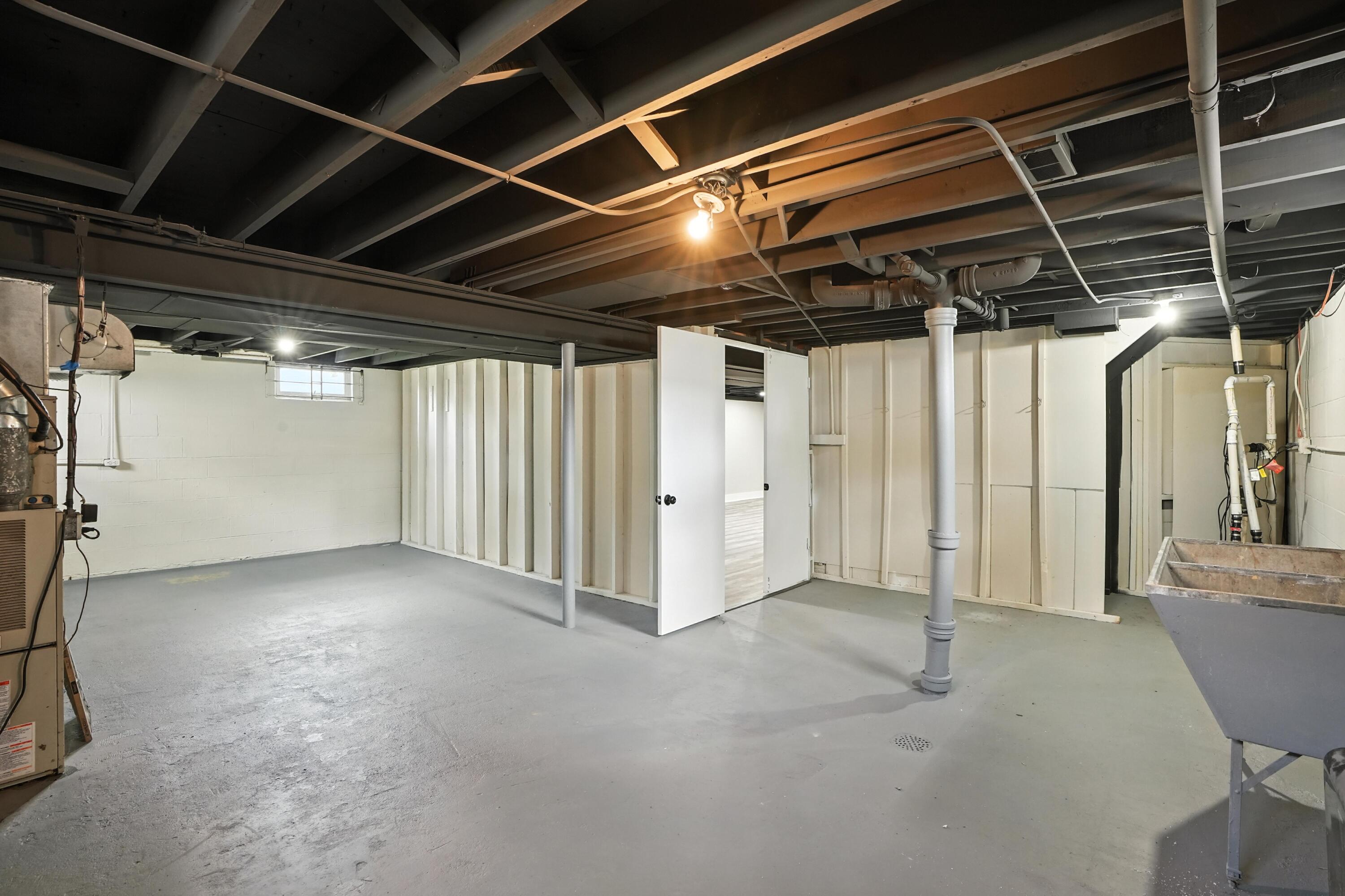 3312 East 170th Street Lansing, IL 60438 - Photo 34 of 38 a view of an empty room