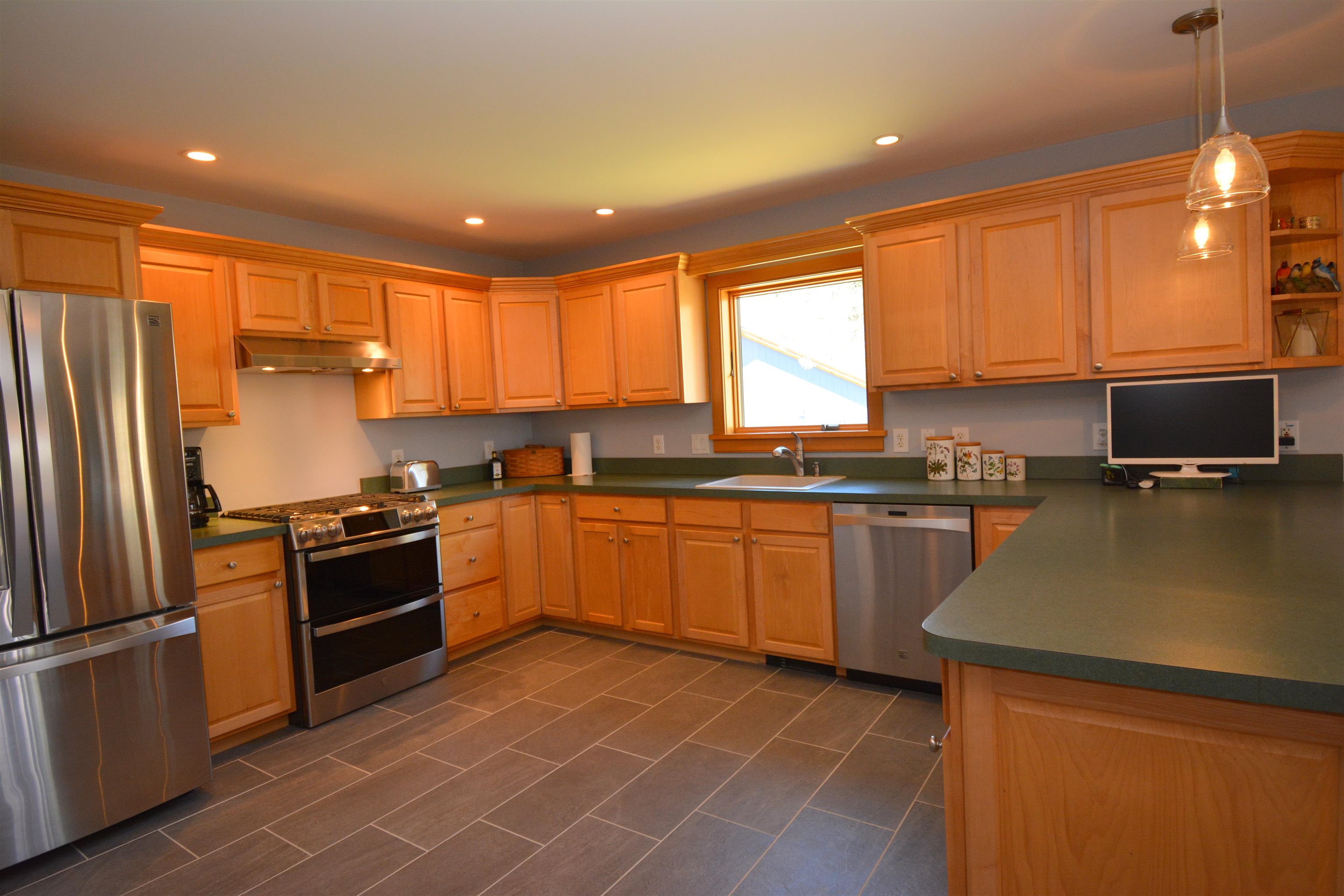 1107 Miller Pond Road Grantham, NH 03753 - Photo 4 of 34