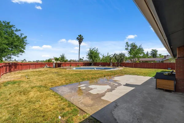 $750,000 | 5792 West Olive Avenue, Fresno, CA 93723