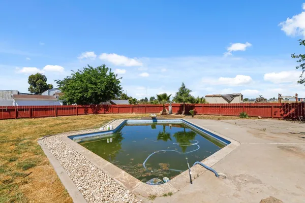 $750,000 | 5792 West Olive Avenue, Fresno, CA 93723