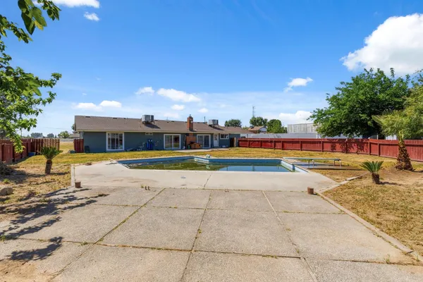 $750,000 | 5792 West Olive Avenue, Fresno, CA 93723