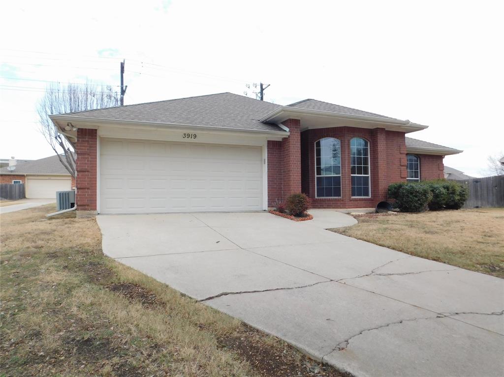 3919 Canton Court Denton, TX 76208 - Photo 3 of 26 a front view of a house