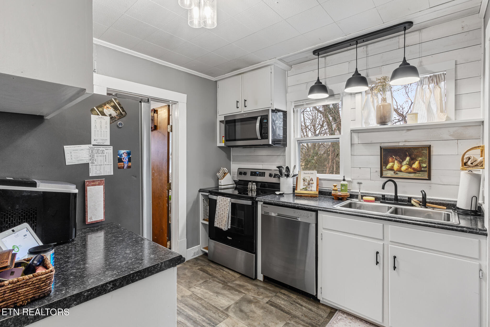 908 East Madison Avenue Athens, TN 37303 - Photo 15 of 40 908 East Madison-6