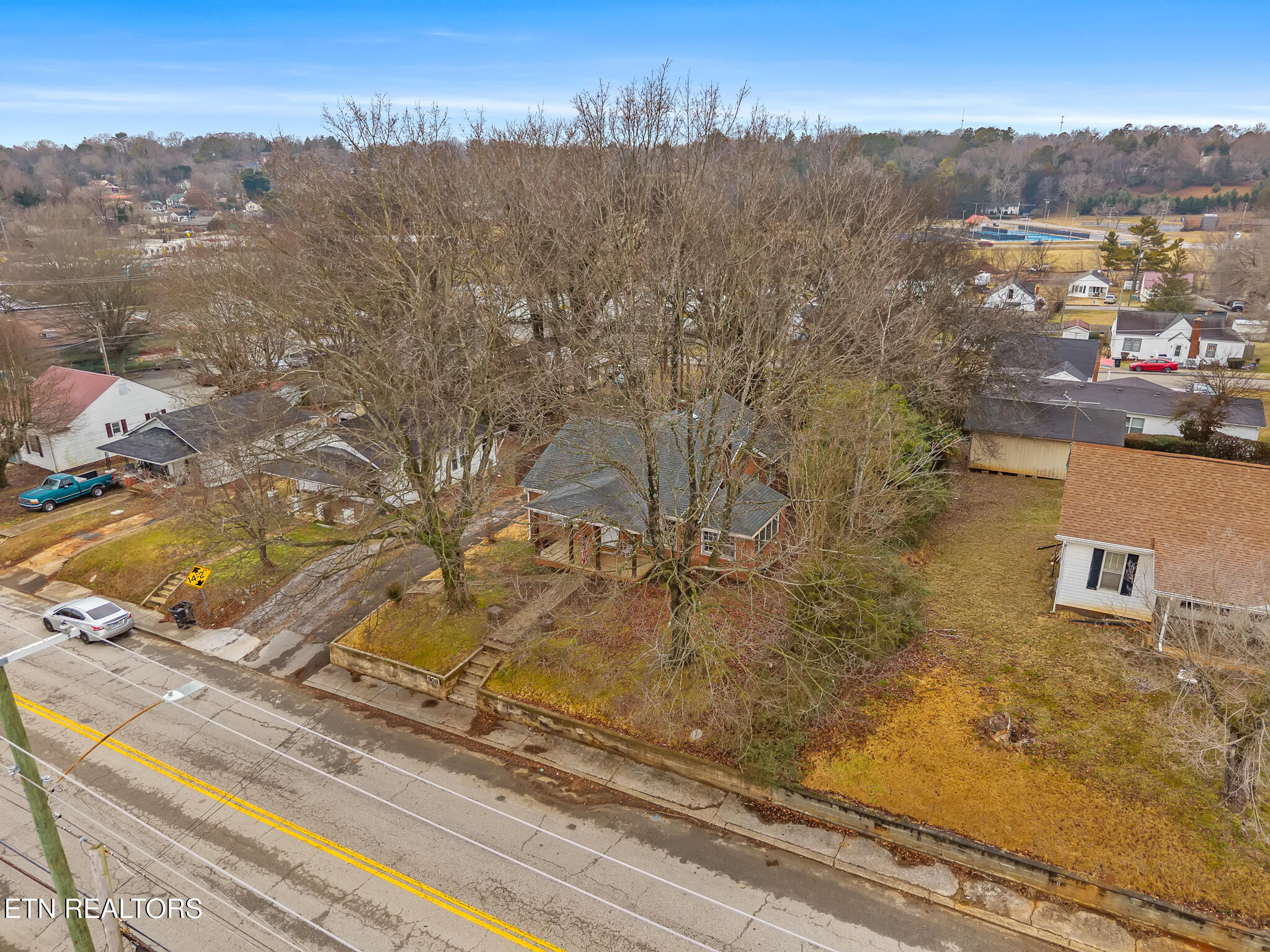 908 East Madison Avenue Athens, TN 37303 - Photo 29 of 40 908 East Madison-28