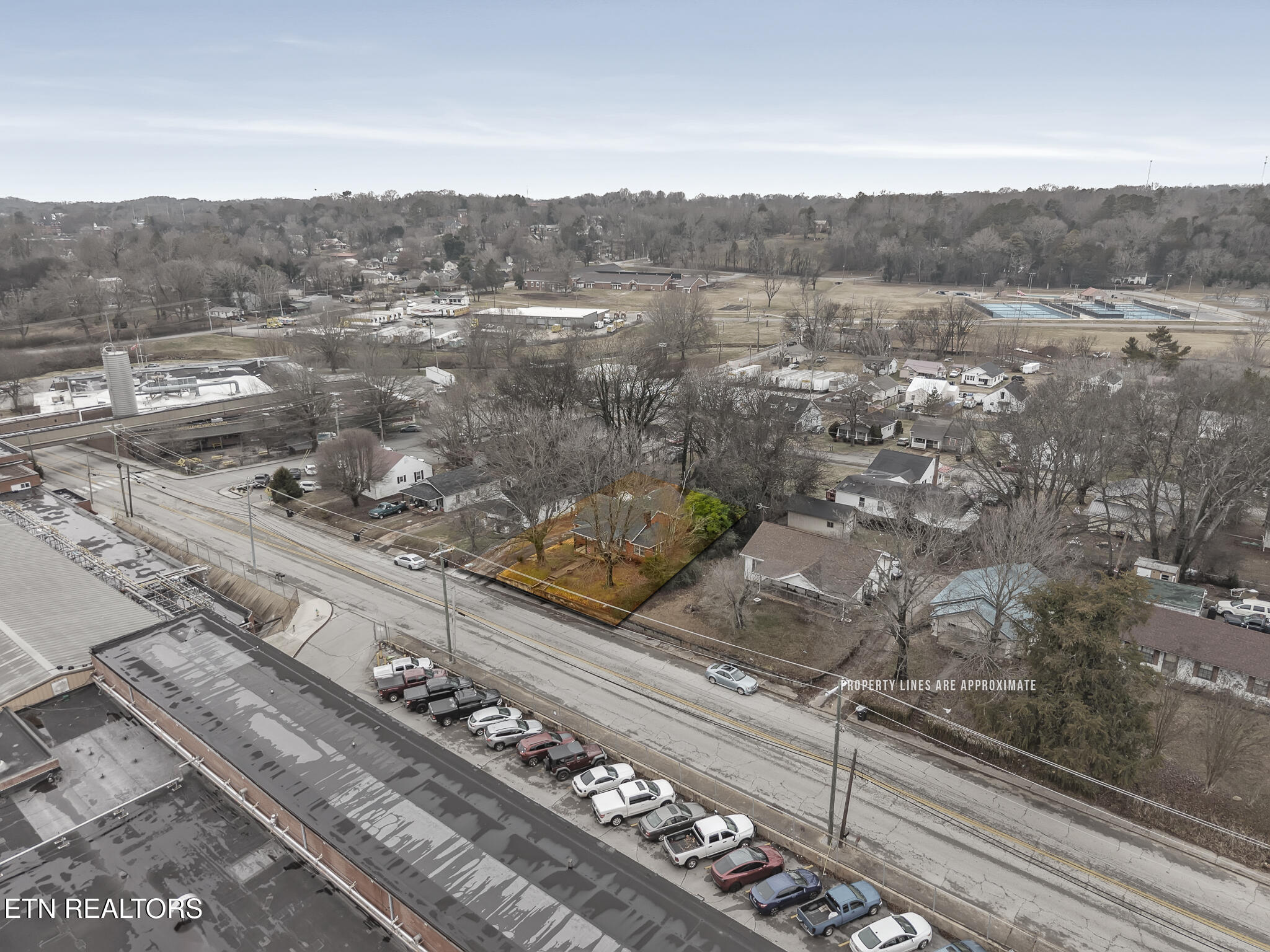 908 East Madison Avenue Athens, TN 37303 - Photo 30 of 40 908 East Madison-29