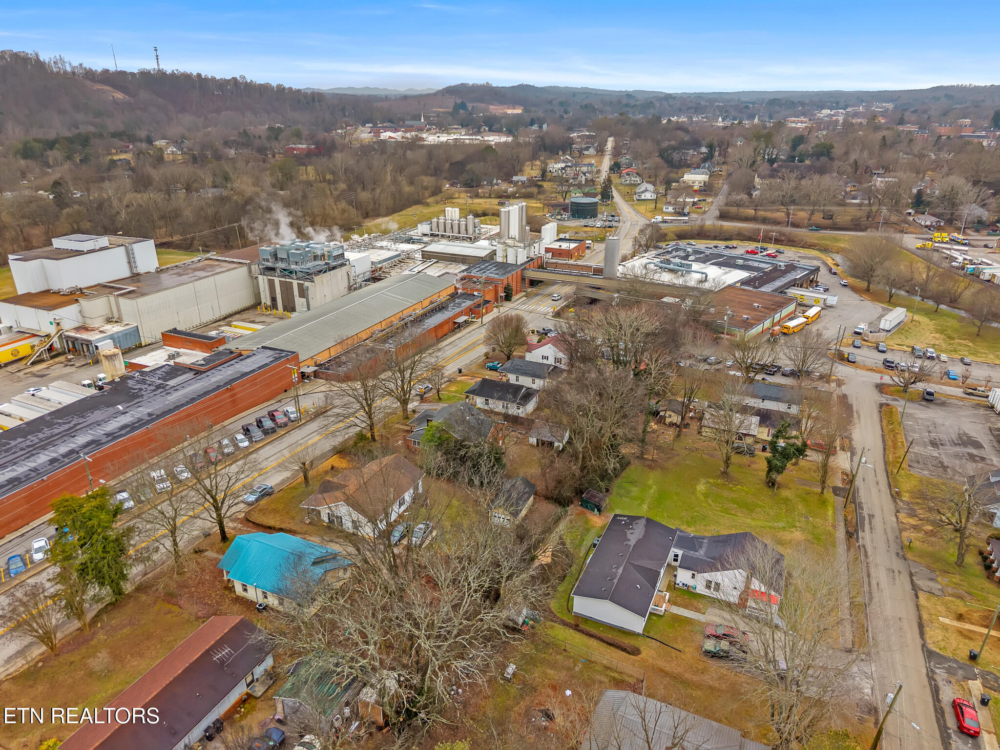 908 East Madison Avenue Athens, TN 37303 - Photo 34 of 40 908 East Madison-33