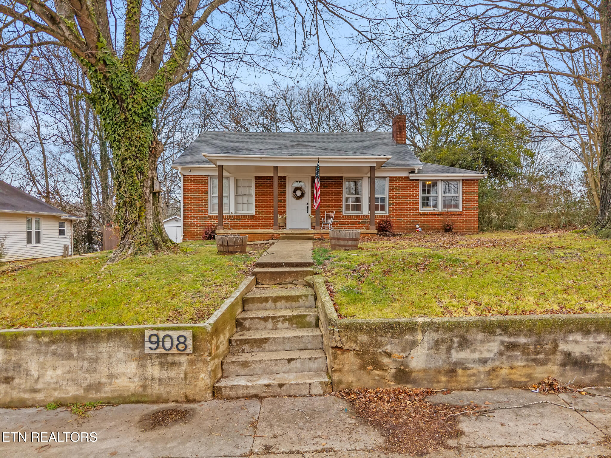 908 East Madison Avenue Athens, TN 37303 - Photo 35 of 40 908 East Madison-34