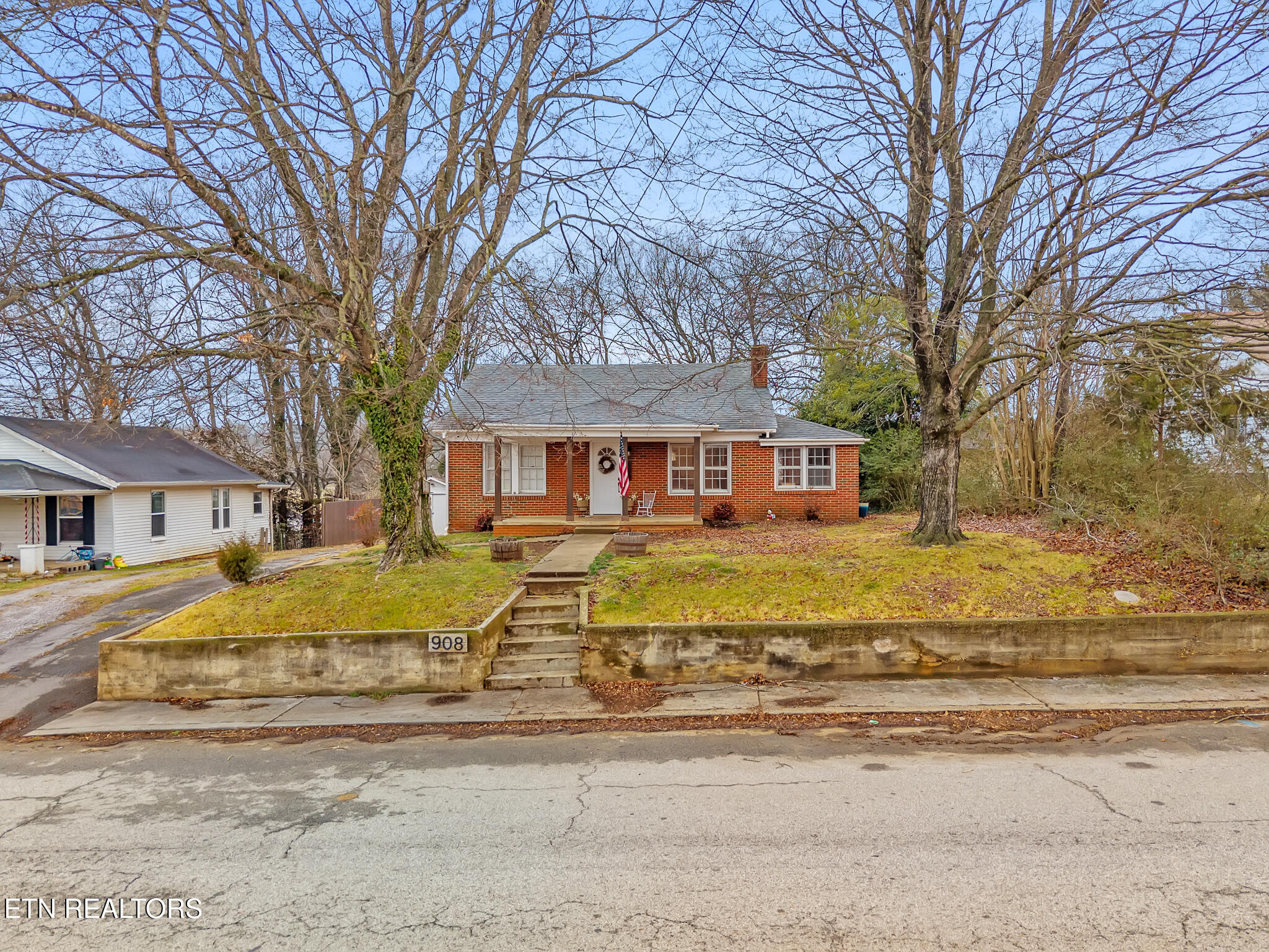 908 East Madison Avenue Athens, TN 37303 - Photo 36 of 40 908 East Madison-22