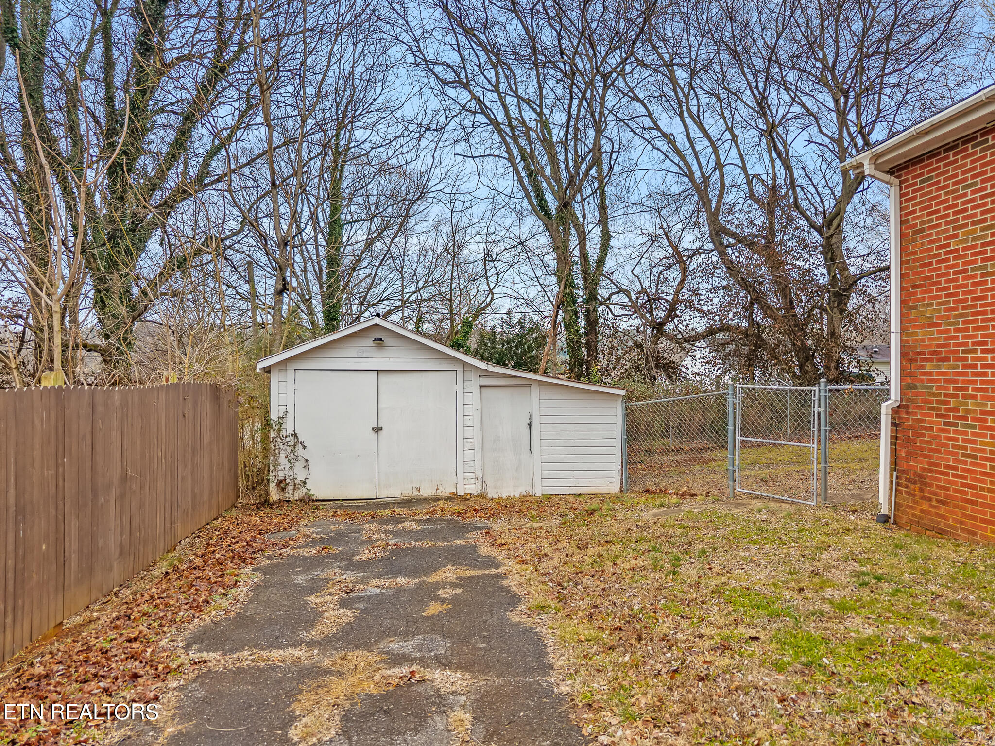 908 East Madison Avenue Athens, TN 37303 - Photo 38 of 40 908 East Madison-24