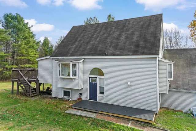 $319,900 | 128 Roberts Hill Road, Claremont, NH 03743