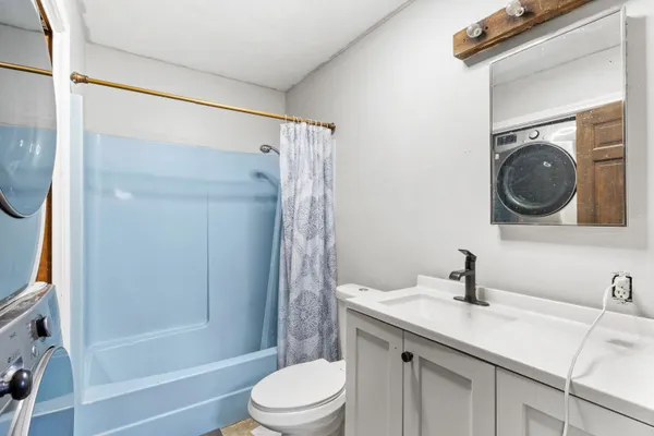 $300,000 | 128 Roberts Hill Road, Claremont, NH 03743