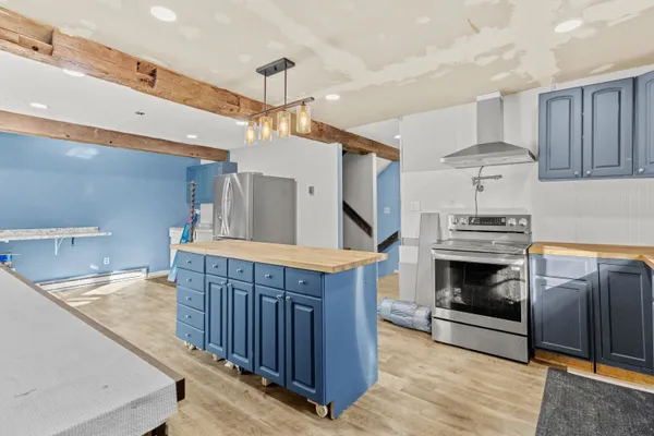 $300,000 | 128 Roberts Hill Road, Claremont, NH 03743