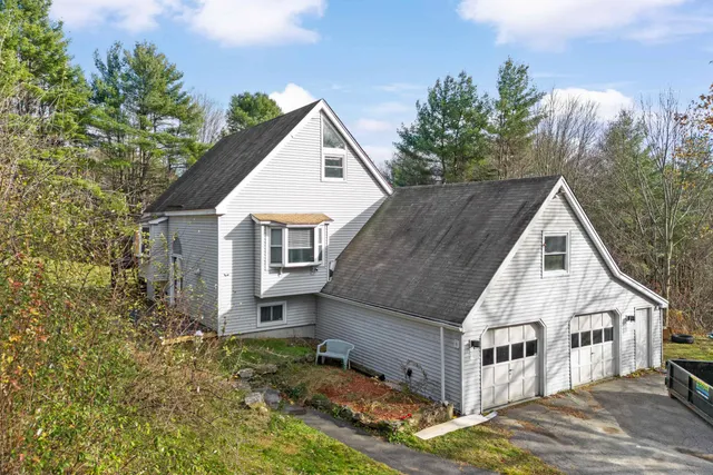 $319,900 | 128 Roberts Hill Road, Claremont, NH 03743